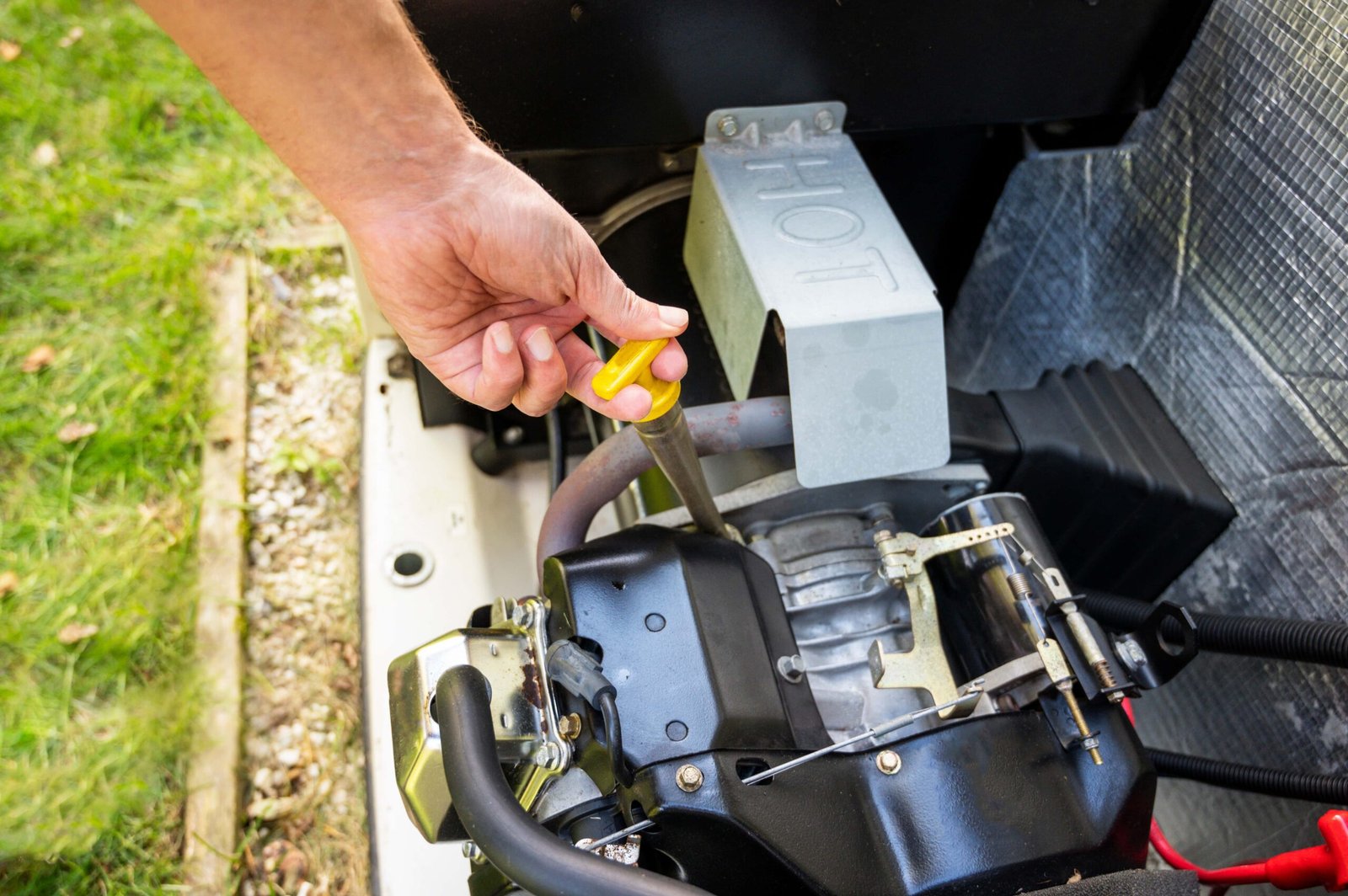 Generator repair, checking oil level